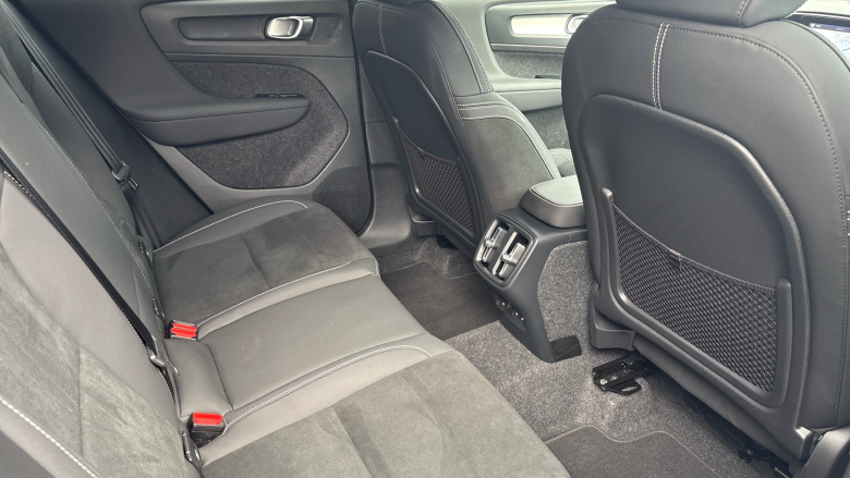 Volvo XC40 2.0 B3P Plus Black Edition 5dr Auto Petrol Estate